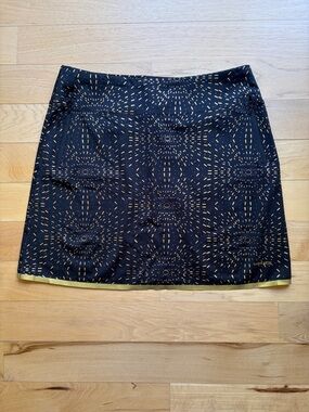 Cutter & Buck Black Skirt with Gold Dash Pattern